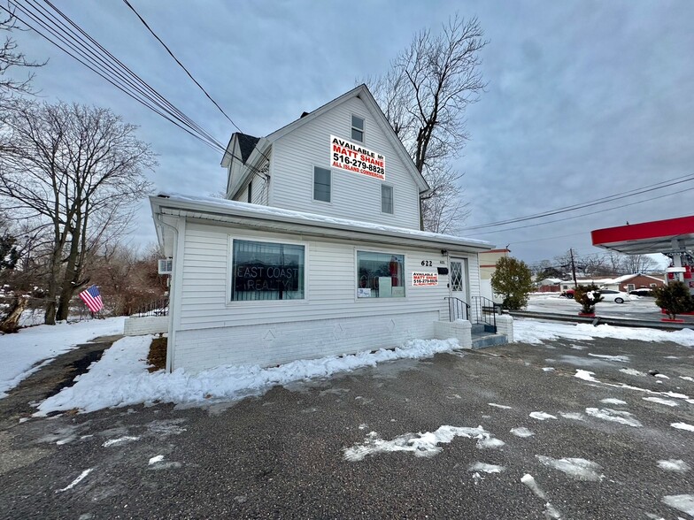 Primary Photo Of 622 Broadway, Amityville General Retail For Sale