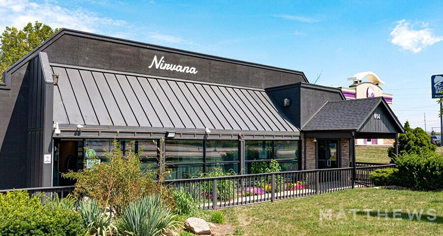 Primary Photo Of 914 Cleveland St, Elyria Freestanding For Sale