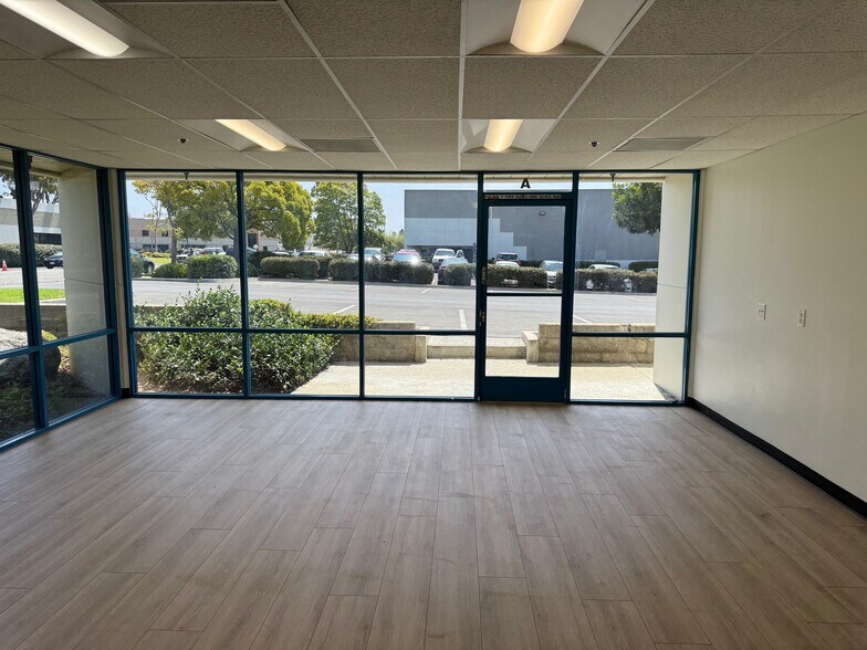 More Photos Of 4450 Dupont Ct, Ventura Manufacturing For Lease