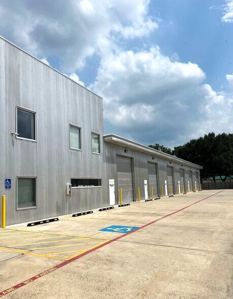 More Photos Of 32403 Tamina Rd, Magnolia Unknown For Lease