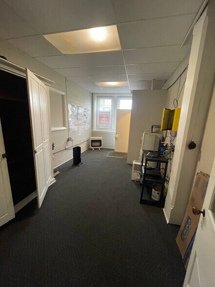More Photos Of 249 Railroad Ave, Bird In Hand Self Storage For Lease