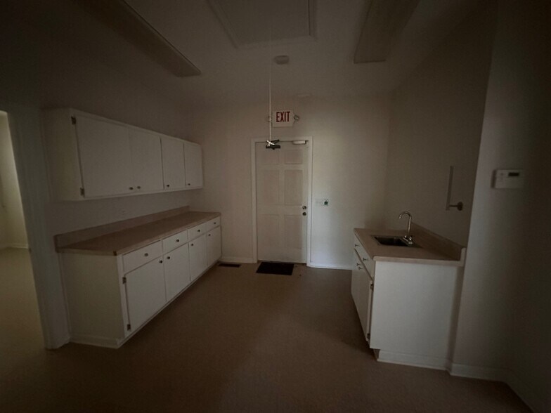 More Photos Of 416 E 3rd Ave, Cordele Medical For Sale