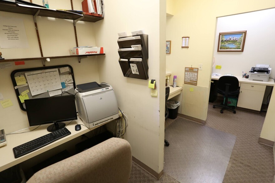 More Photos Of 2 Strawtown Rd, West Nyack Medical For Lease