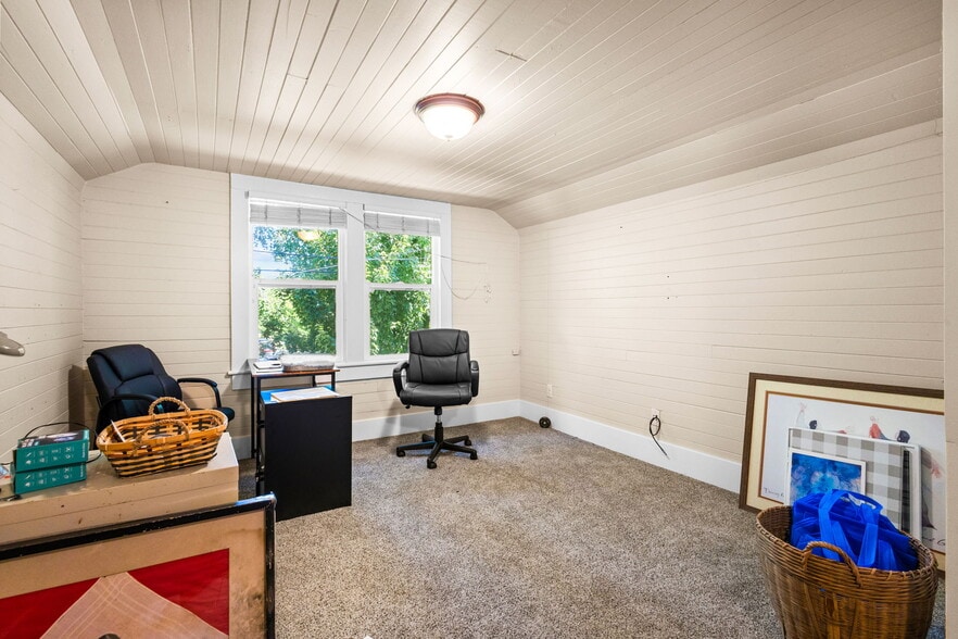 More Photos Of 1800 State St, Salem Medical For Sale