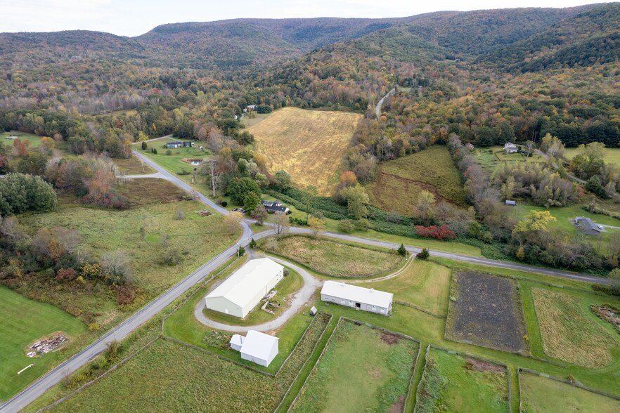 More Photos Of 4 Whitman Rd, Stephentown Sports And Entertainment For Sale