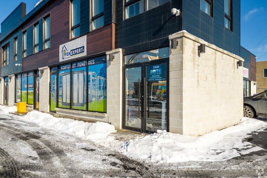 More Photos Of 328-330 Boul Curé-Labelle, Laval Freestanding For Sale