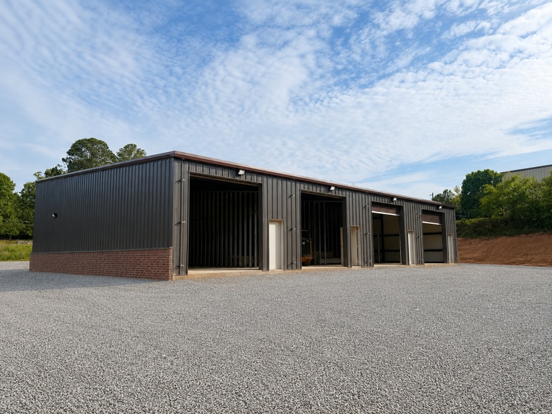 More Photos Of 1806 Highway 138, Monroe Flex For Lease
