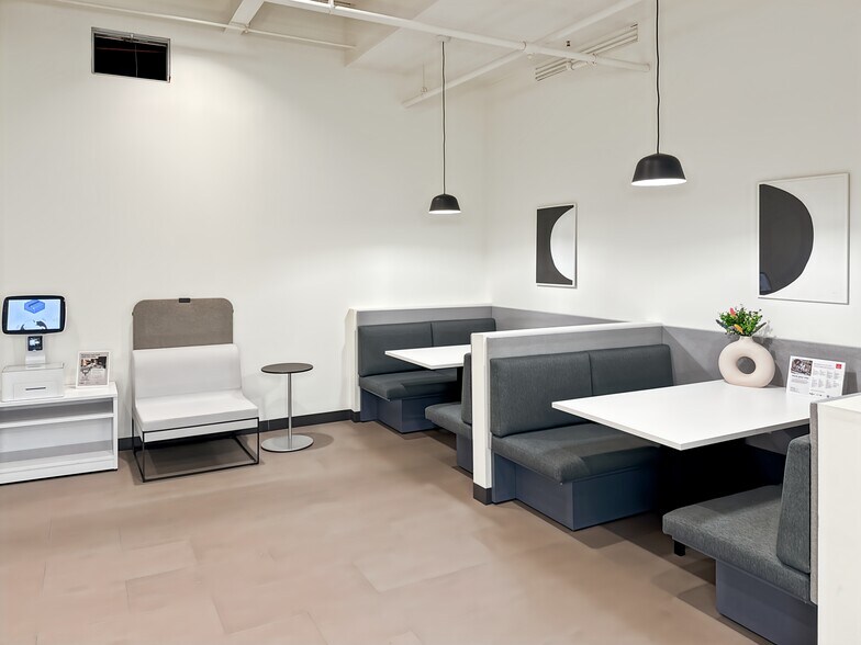 More Photos Of 2525 Cabot Dr, Lisle Coworking Space