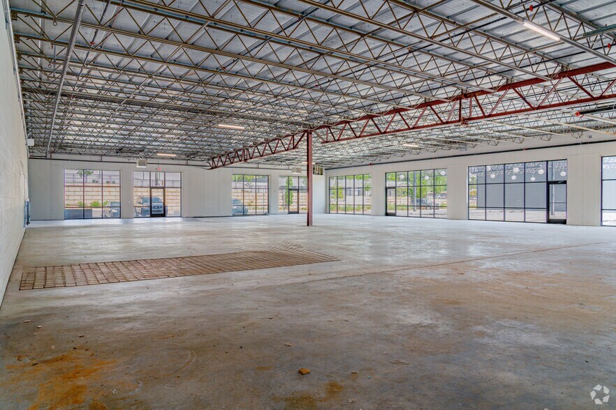 More Photos Of 2300-2312 Atlantic Ave, Raleigh Unknown For Lease