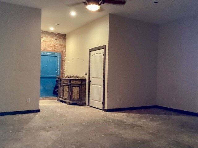 More Photos Of 189 Broadway St, Alba Storefront Retail Office For Sale
