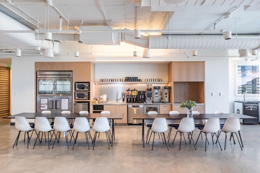 More Photos Of 1775 Tysons Blvd, McLean Coworking Space