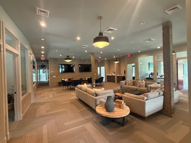 More Photos Of 109 Bryan Woods Rd, Savannah Office Residential For Lease