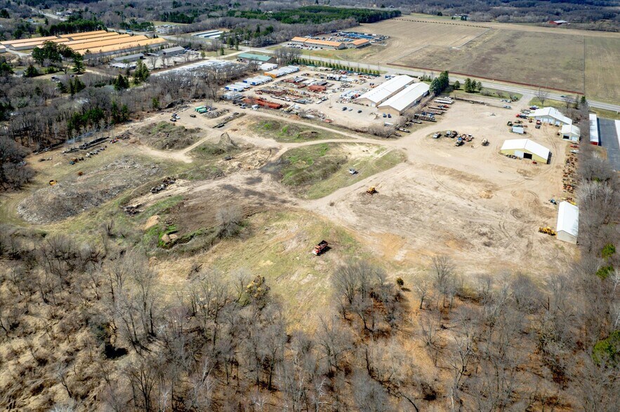 More Photos Of 13655 Lake Dr, Forest Lake Warehouse For Lease