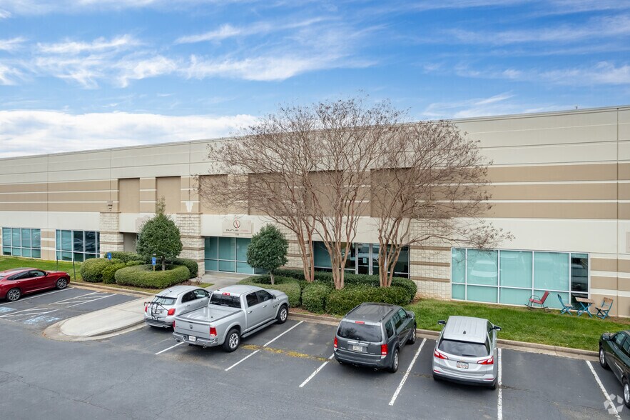 More Photos Of 55 Chastain Rd NW, Kennesaw Distribution For Lease