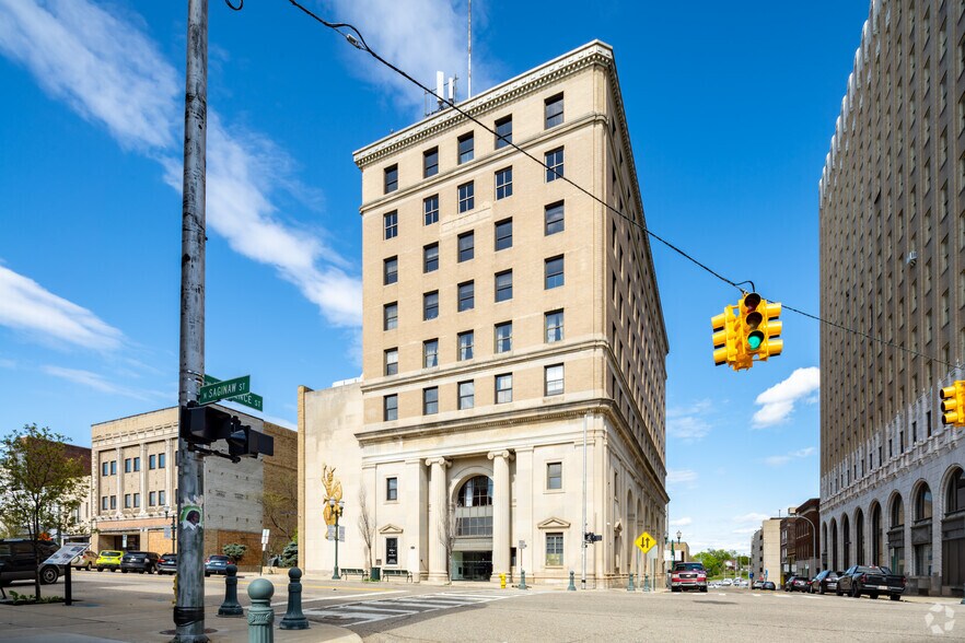 Primary Photo Of 30 N Saginaw St, Pontiac Apartments For Lease