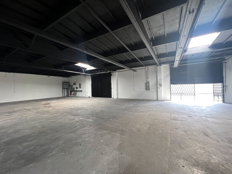 More Photos Of 1110-1112 E Ash Ave, Fullerton Manufacturing For Lease