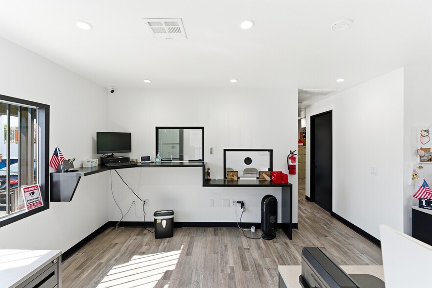 More Photos Of 13449 Van Nuys Blvd, Pacoima Storefront Retail Office For Sale