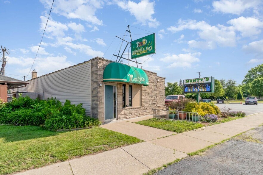 More Photos Of 3447 45th St, Highland Specialty For Sale