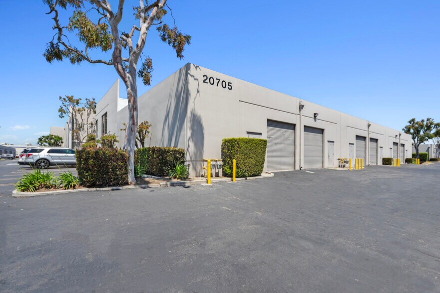 More Photos Of 20705 S Western Ave, Torrance Light Distribution For Lease