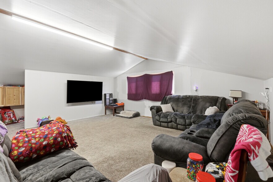 More Photos Of 11700 Sturgis Rd, Summerset Warehouse For Sale