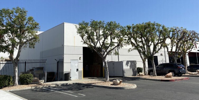 More Photos Of 4078 Mission Blvd, Montclair Unknown For Lease