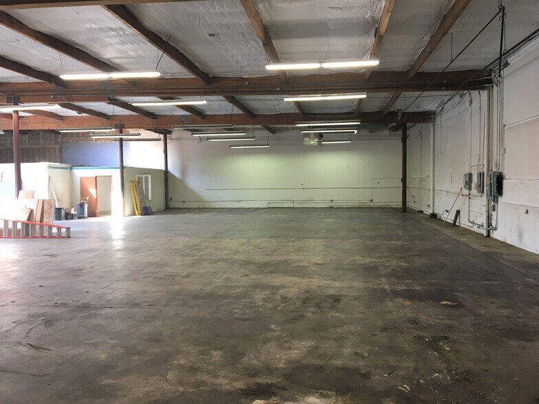 More Photos Of 45-57 NE Hancock St, Portland Light Manufacturing For Lease