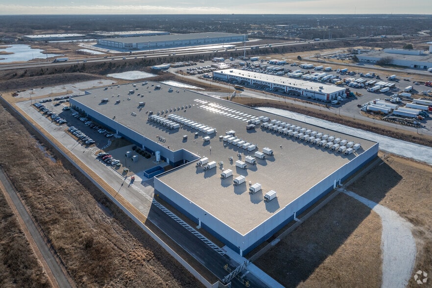 More Photos Of 5500 Adams St, Matteson Distribution For Lease