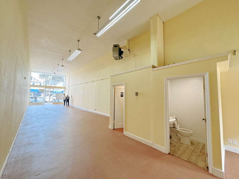 More Photos Of 2233 Irving St, San Francisco Storefront Retail Office For Lease