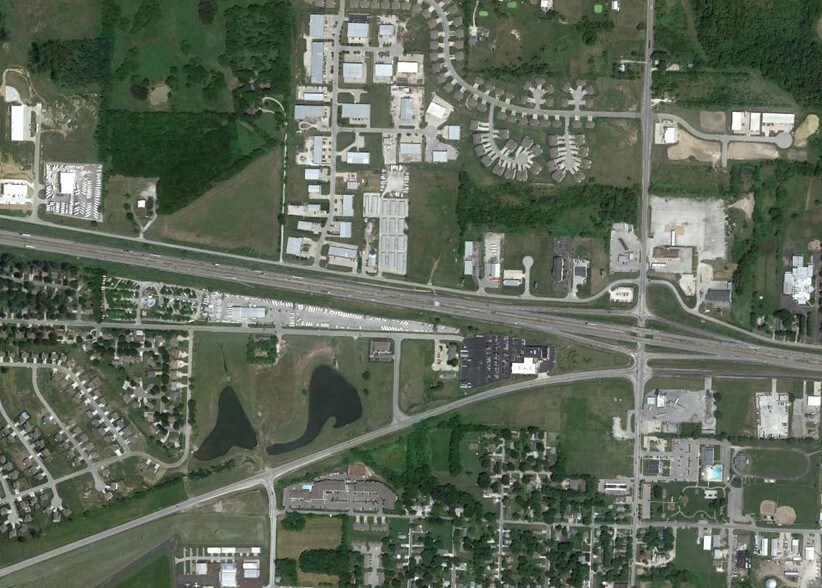 More Photos Of 1117 Valley Ridge Ct, Grain Valley Flex For Lease