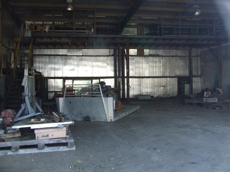 More Photos Of 876 N Lenola Rd, Moorestown Warehouse For Lease