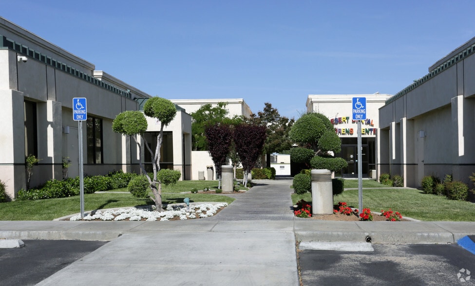 More Photos Of 12640 Hesperia Rd, Victorville Medical For Lease