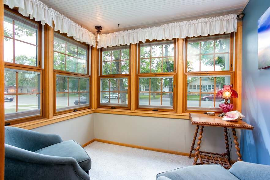 More Photos Of 313 1st Ave, Laurel Office For Sale