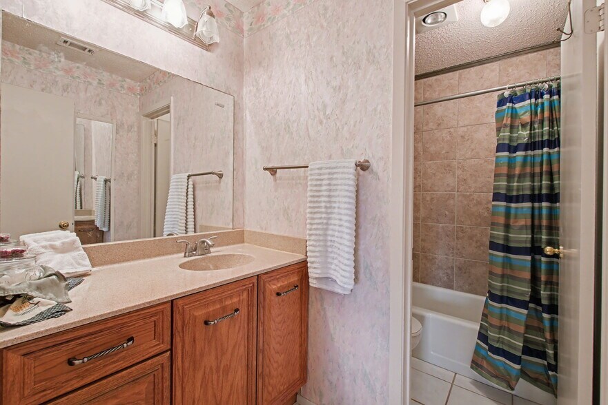 More Photos Of 604 Highcrest Dr, Marble Falls Specialty For Sale