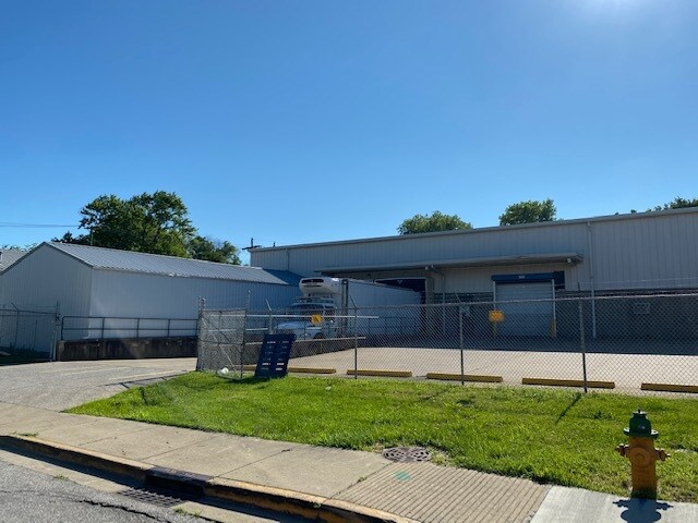 More Photos Of 823 E Virginia St, Evansville Warehouse For Sale