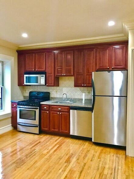 More Photos Of 148 Sussex St, Jersey City Apartments For Sale