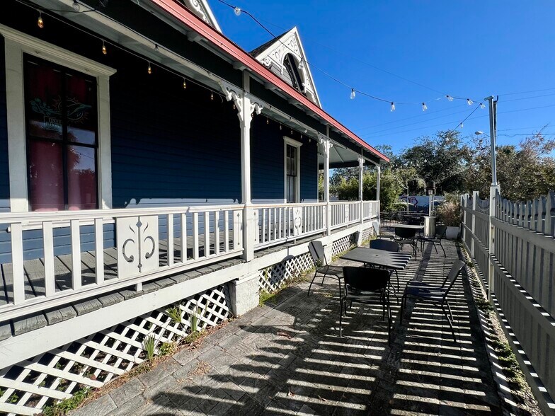 More Photos Of 117 S French Ave, Sanford Restaurant For Lease
