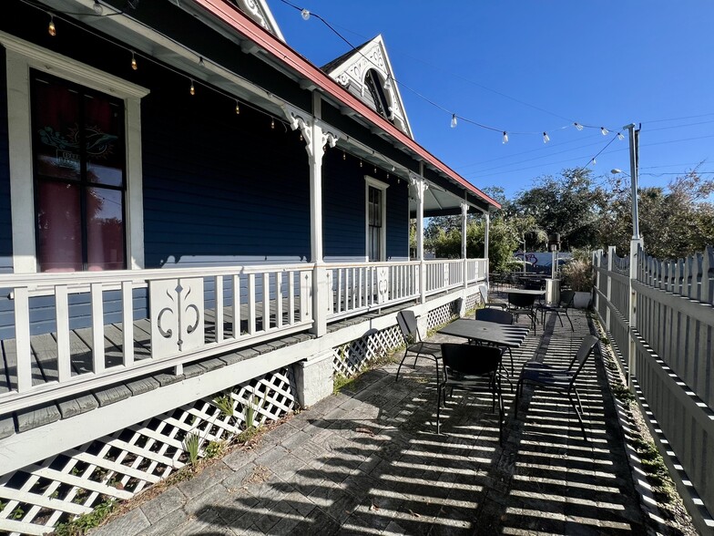 More Photos Of 117 S French Ave, Sanford Restaurant For Lease