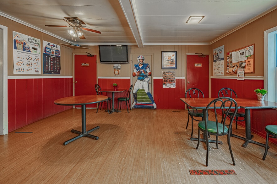 More Photos Of 2575 Academy St, Ransomville Restaurant For Sale