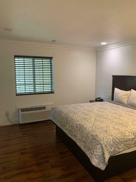 More Photos Of 430 16th St, Sacramento Hotel For Sale
