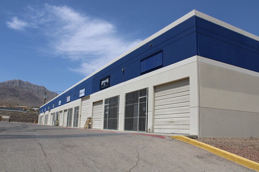 More Photos Of 8935 Gateway Blvd S, El Paso Showroom For Lease