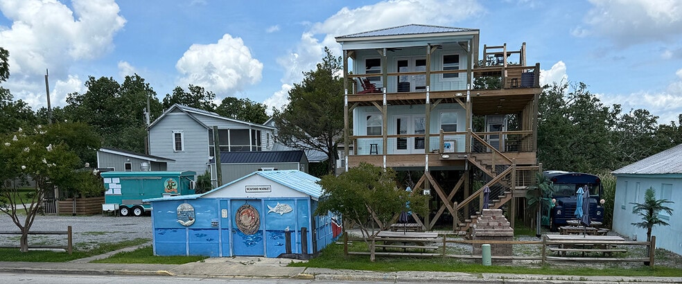 Primary Photo Of 316 Hodges St, Oriental Freestanding For Sale