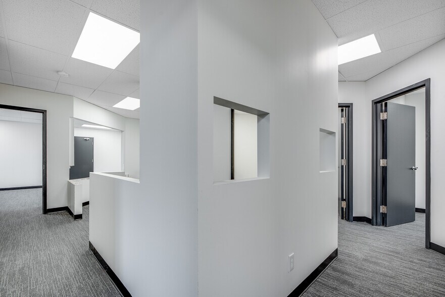 More Photos Of 3328 McCarthy Rd, Ottawa Medical For Lease