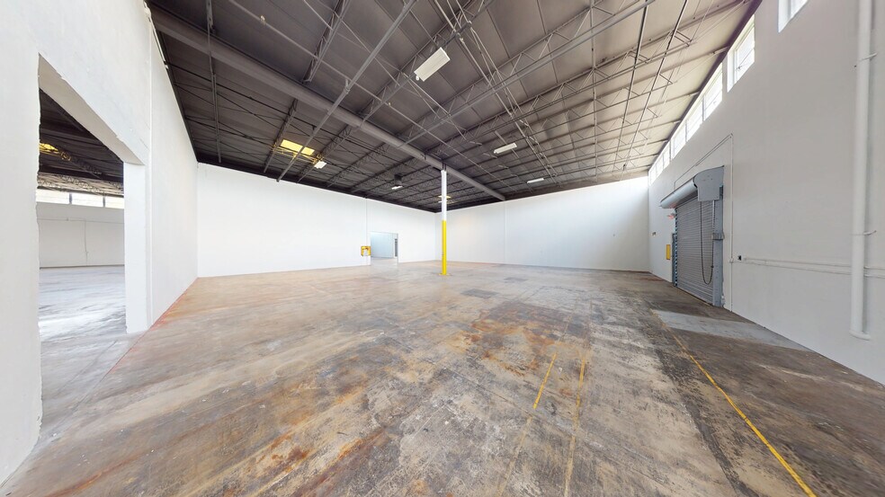 More Photos Of 16511-16511 NW 8th Ave, Miami Warehouse For Lease