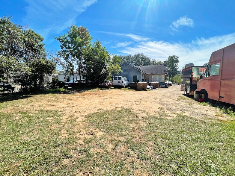 More Photos Of 2206 Government St, Mobile Freestanding For Sale
