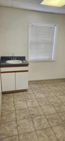 More Photos Of 4859 Dover Center Rd, North Olmsted Medical For Lease