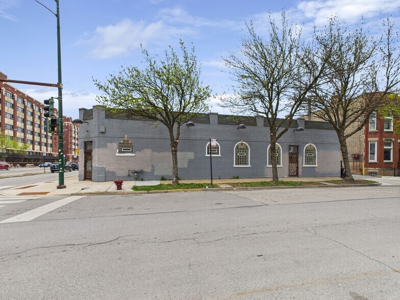 More Photos Of 1800 W Pershing Rd, Chicago Restaurant For Lease