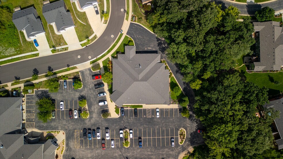 More Photos Of 3420 Lakeridge Pl NW, Rochester Office For Lease