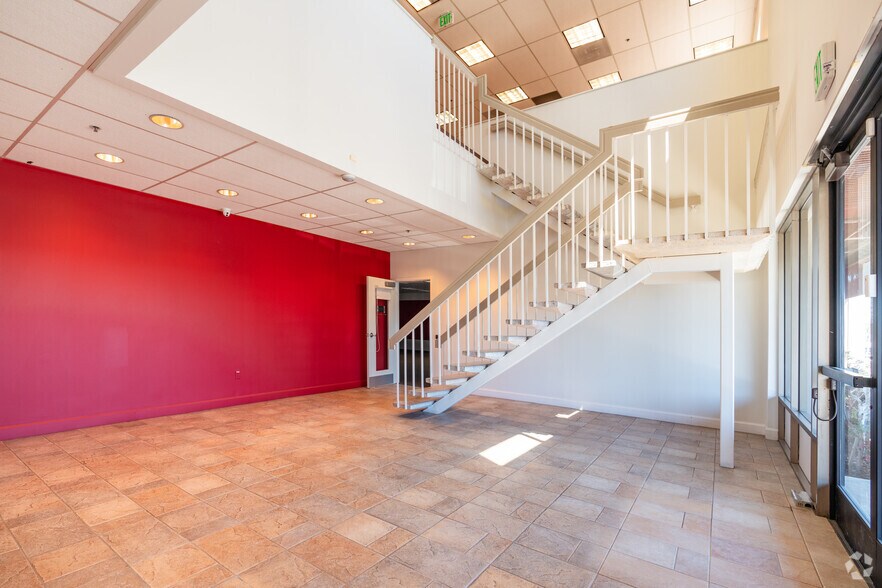 More Photos Of 233 E Harris Ave, South San Francisco Manufacturing For Lease