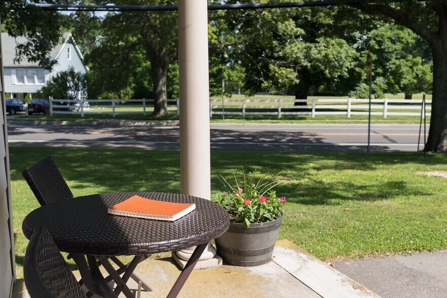 More Photos Of 1399 Main Road, Riverhead Hotel For Sale