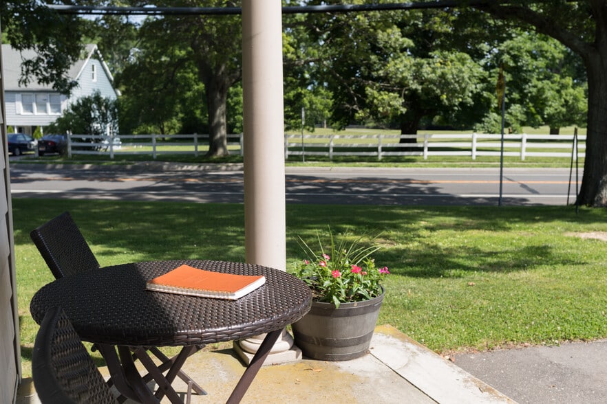 More Photos Of 1399 Main Road, Riverhead Hotel For Sale